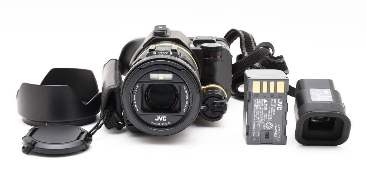 JVC GC-YJ40量販店モデル Amazon | JVC ハイビジョン メモリームービー GC-P100量販店