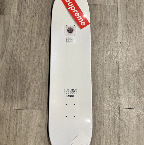 スケートボード Supreme x MM6 Maison Margiela Skateboard Supreme MM6 Maison Margiela Skateboard (SS24) - $98