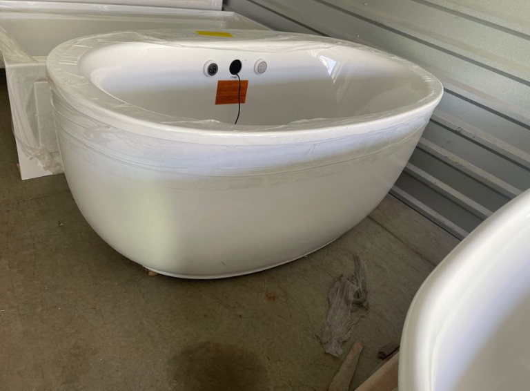 Kohler K-24009-GHW-0 Sunstruck 61 Free Standing Acrylic Air Tub Central  Drain