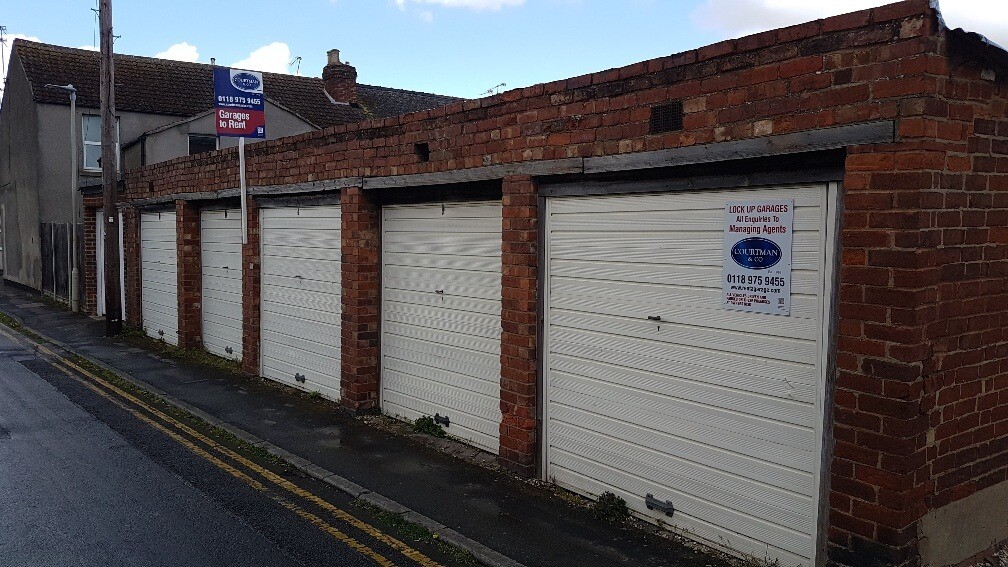 Garages to rent India Road, Gloucester GL1 4DL excellent condition