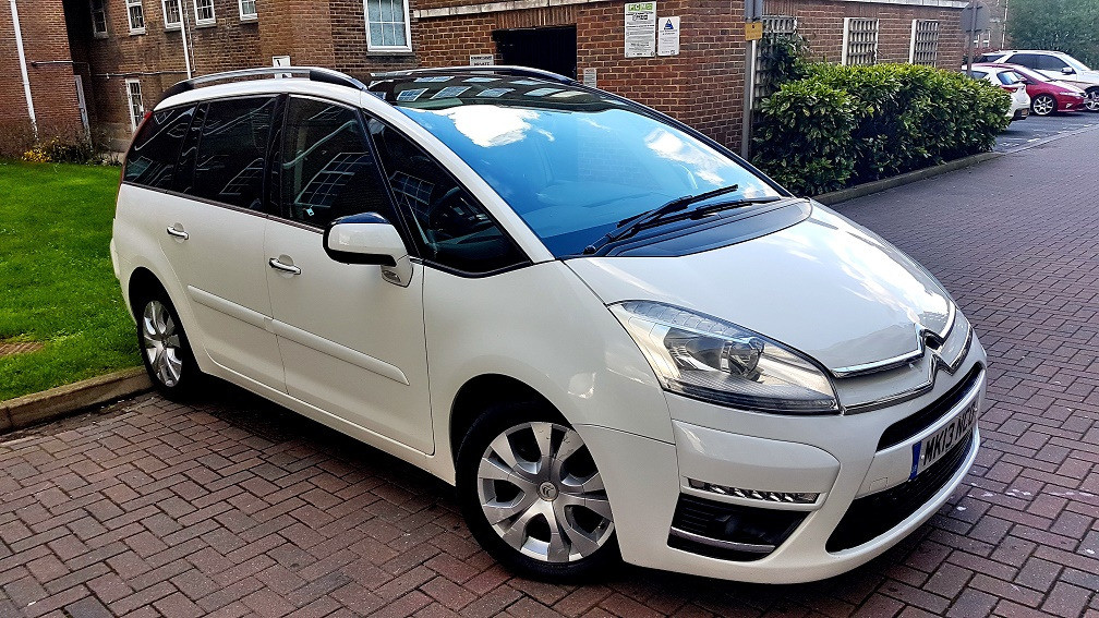 SUPERB WHITE CITROEN C4 GRAND PICASSO PLATINUM 2.0 DIESEL AUTOMATIC
