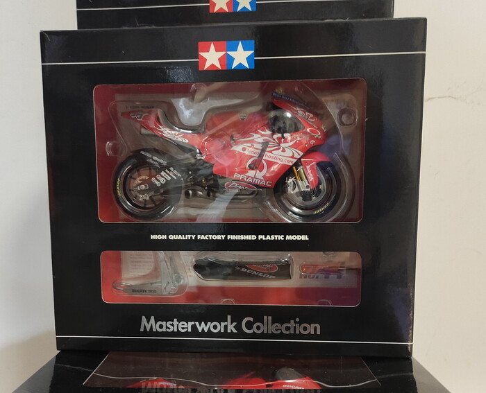 Tamiya 1/12 D'ANTIN PRAMAC DUCATI GP4 motoGP No.44 Finished