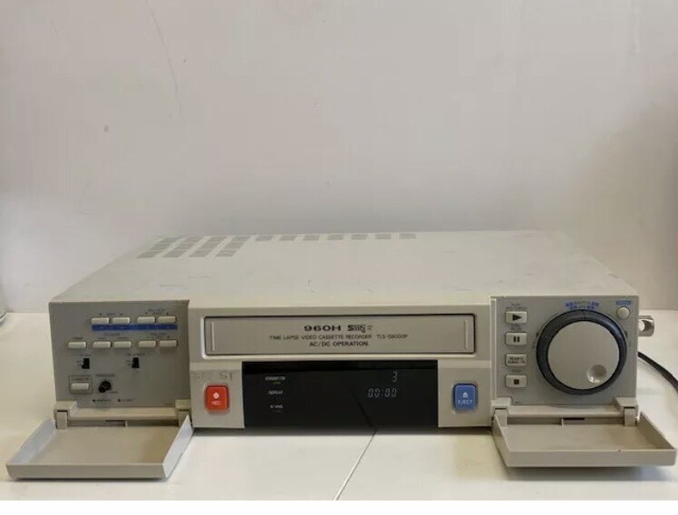 Sanyo TLSS8000P Time Lapse SVHS Video Cassette Player/Recorder in