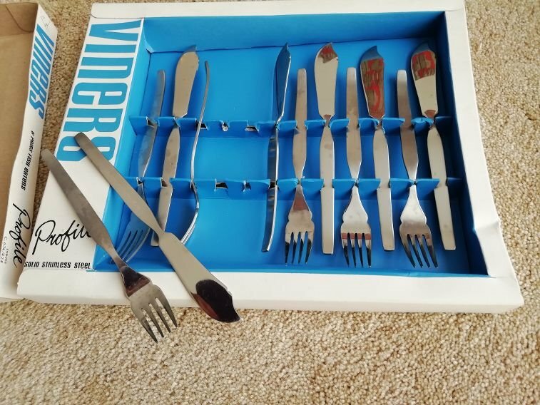 Viners Set Of 6 Profile Fish Knives and Forks Not Used