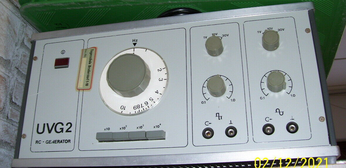 analoger Signal Generator RC UVG2 UVG 2 Radio-Fernsehen-Elektro PGH inkl. Kabel