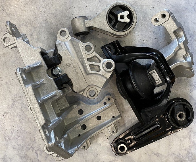 【nabe190様用】MASTIFAL /Desde Las Tinieblas 4PCS Engine Mounts & Automatic Trans Mount For 2019-2023