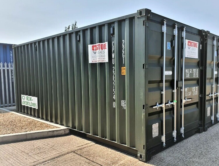 Shipping container self storage nr Market Harborough in Fleckney