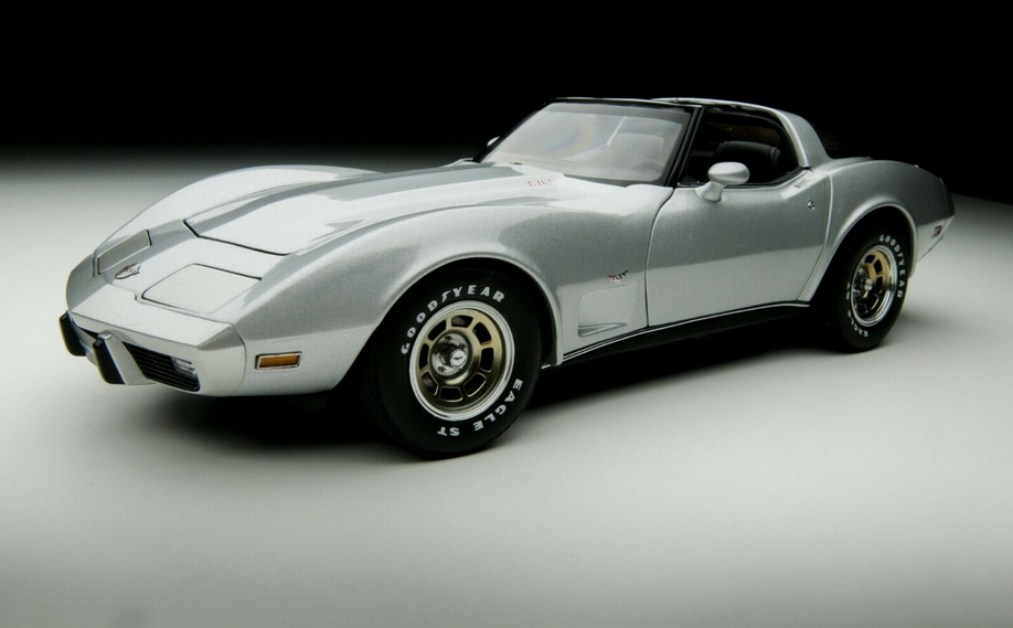 稀少美品　オートアート CORVETTE STINGRAY 1/18 CHEVROLET CORVETTE 1978 - 25º ANIVERSARIO - AUTOART 1/18 | eBay