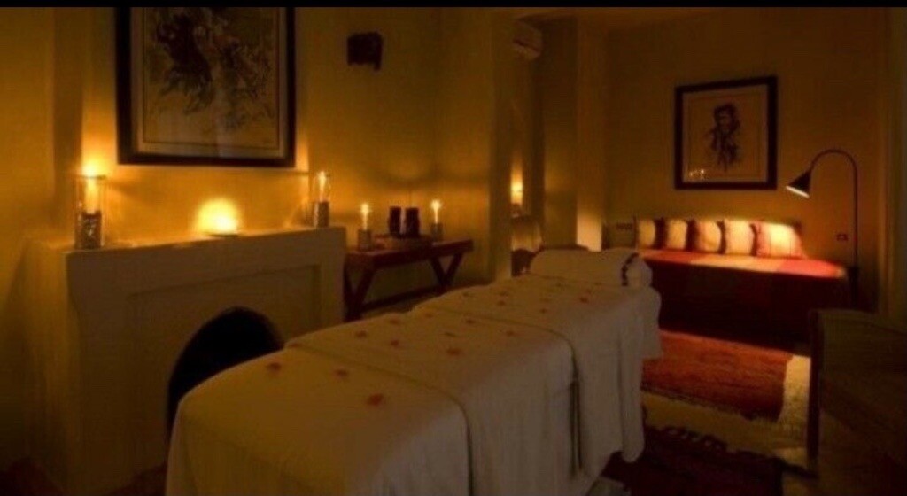 Birmingham based American black massage therapist Shonda in Coventry
