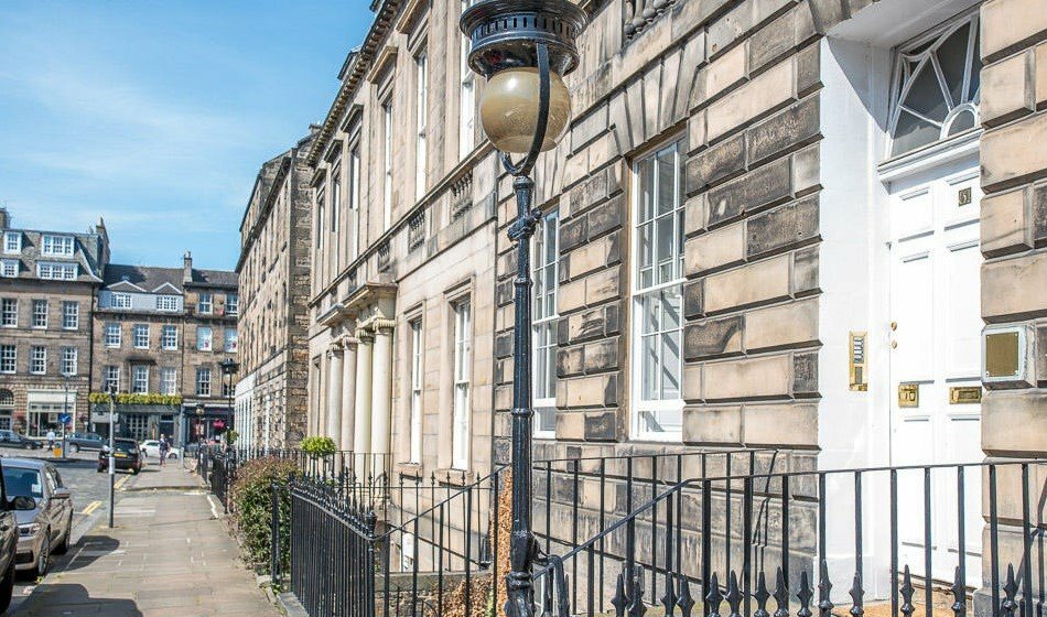 First floor One bed flat in mansion in Northumberland Street, Edinburgh in