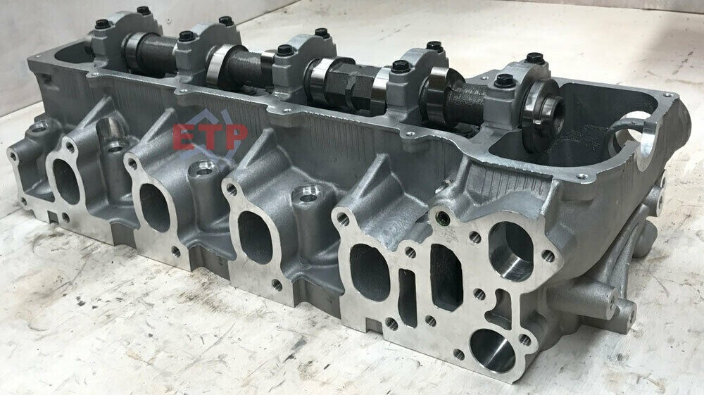 New Complete Cylinder Head Assy With Valves for TOYOTA 2RZ