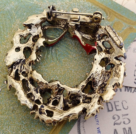 Christmas Wreath Pin, Gerry's Vintage Xmas Brooch, Holiday Costume Jewelry