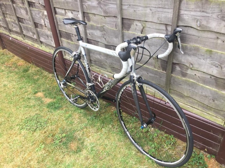 Mens Decathlon competition series 9 Road bike in Rothwell, West