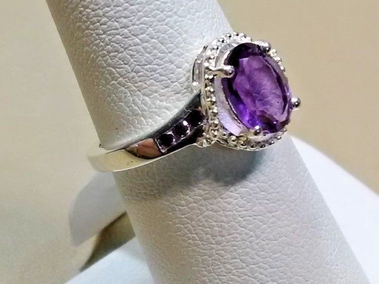 AMETHYST . SIMULATED PURPLE SAPPHIRE STERLING SILVER RING - SIZE 6 TGW 1.25 CT