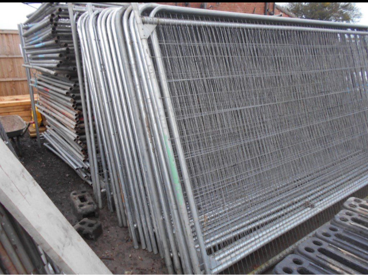 •Used• Heras Style Temporary Metal Fence Panels Site Security Fencing