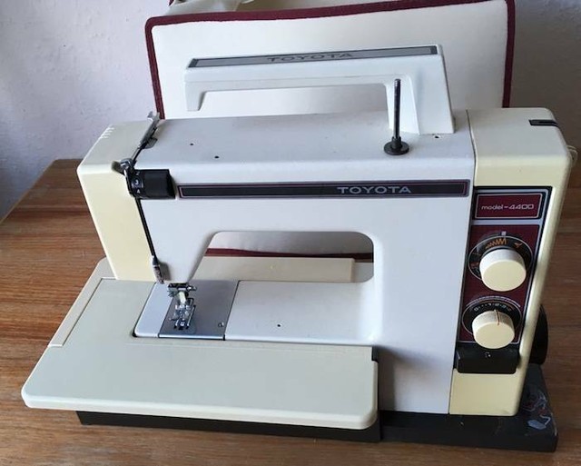 Vintage Toyota sewing machine in great condition | Sewing Machines