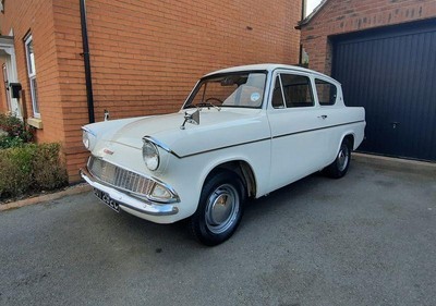 1965 Ford Anglia 105E DELUXE PETROL Manual