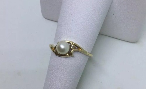 Pearl Diamond Ring 10 Karat Yellow Gold Size 6 1/2 White 5.4 Mm Pearl