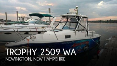 1999 Trophy 2509 WA Used