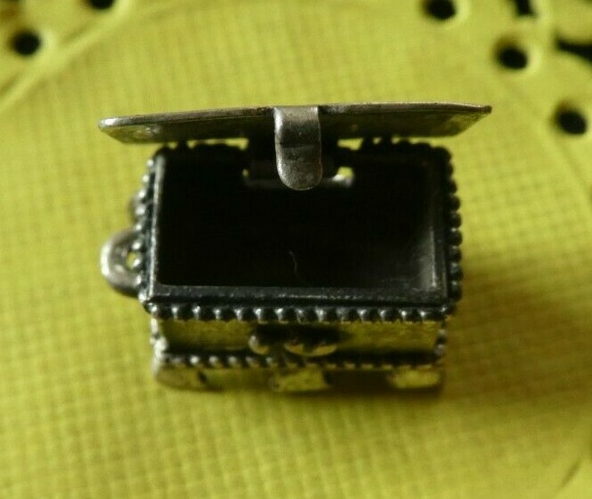 Vintage Beau Sterling Silver Opening Hope Chest Charm