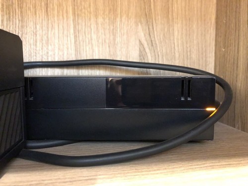 1TB Xbox One + Controller + 2 Games