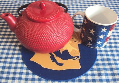 Blue Silicone Golden Retriever Table Trivet, Kitchen Hot Pad, Round Table Mat