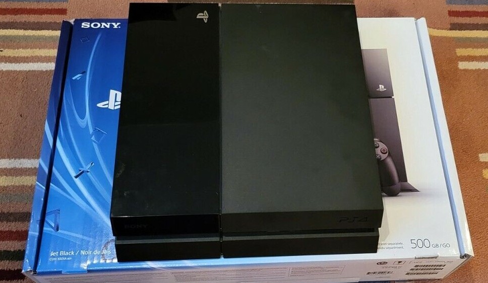 PlayStation4ブラック本体+ゲームソフト Sony PlayStation 4 865GB Jet Black Console With Accessories