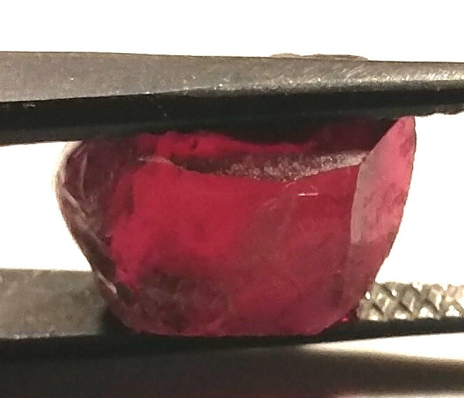 9.24 Carats Internally Flawless Rhodolite Garnet Facet Rough From Tanzania