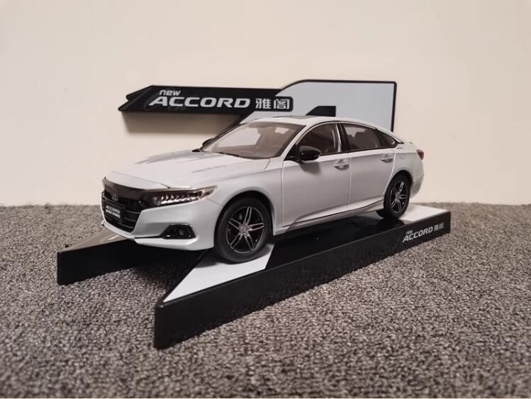Honda Accord 1/18 ミニカー ホワイト 1/18 Dealer Edition Honda Accord (White) 10th Generation