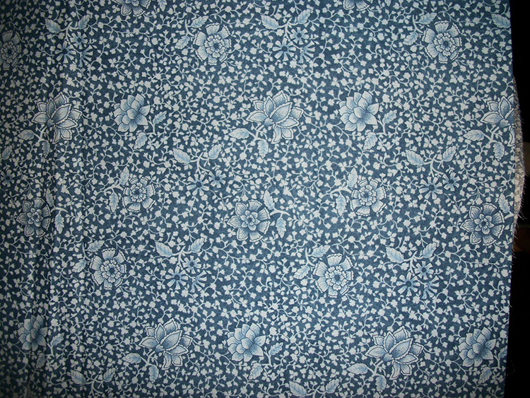 Vintage Blue Tonal Floral Fabric~~~ 90 X 44~~~ 2 1/2  Yards