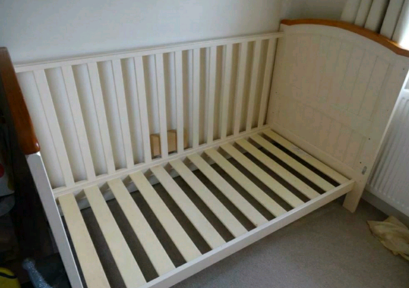 Henley Cotbed in Cream with Oak Trim, Cot Bed, Includes Mattress Bab