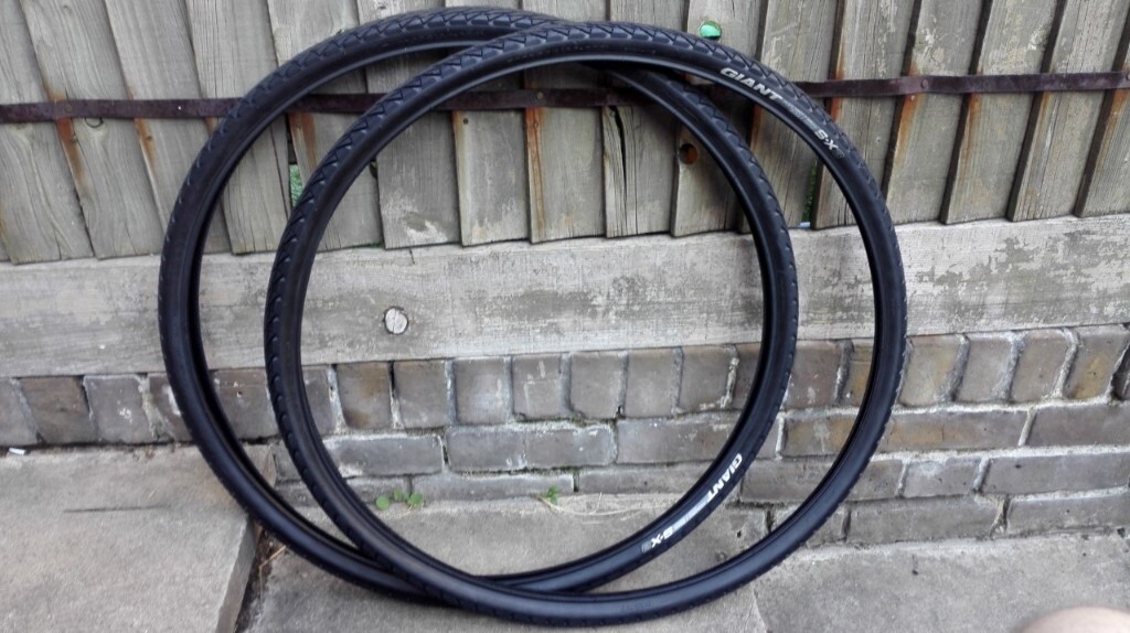 700x35c tires
