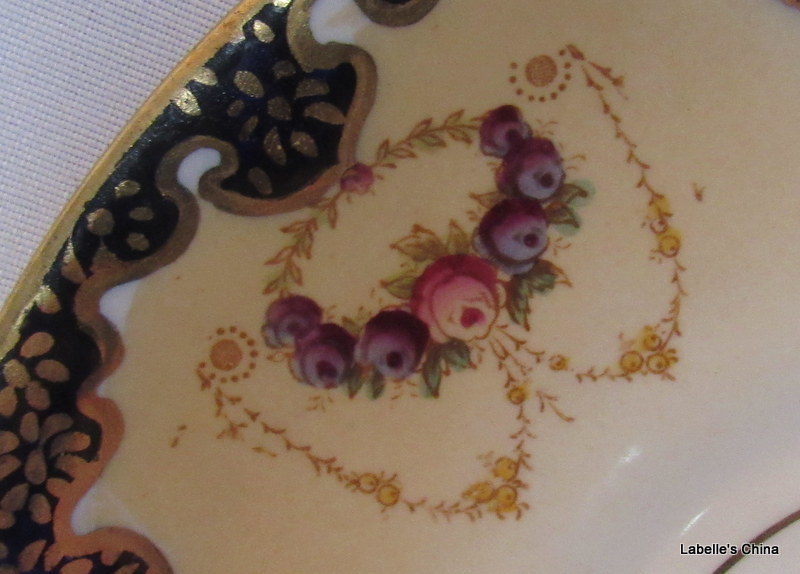 Wild Bros Queen Tab Handled Cake / Torte Plate Heavy Gold Cobalt HPT Floral c. 1