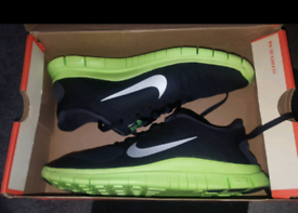 Men's Nike Running Trainers - Size 8
