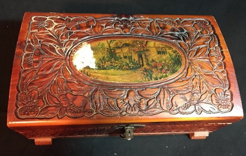 Vintage Carved wooden decorative box jewelry box mirrored lid With Lock