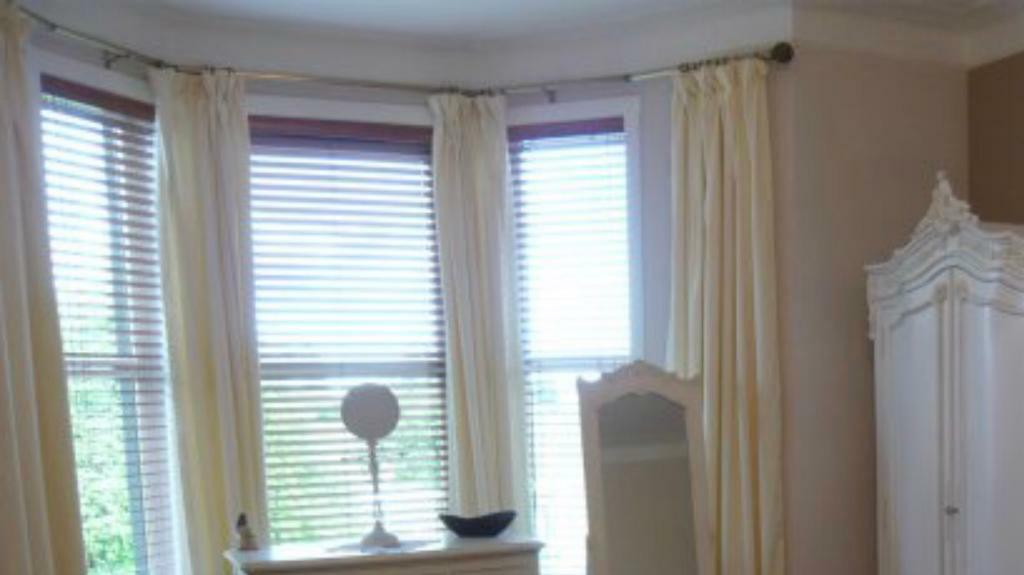 Bay Window Curtain Pole In Dundee Gumtree