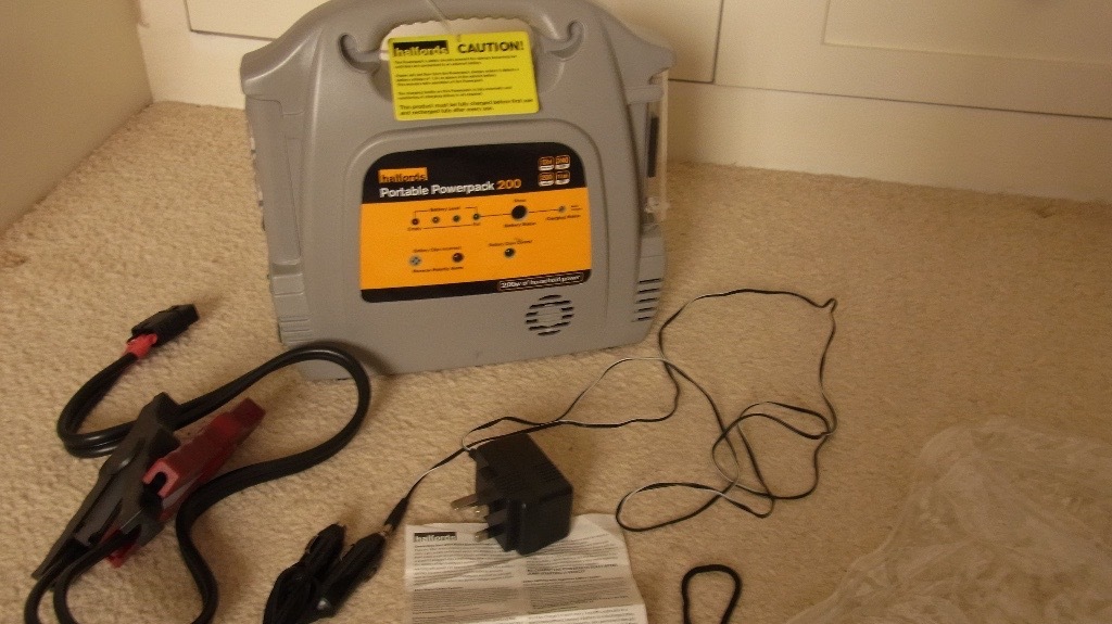 Halfords 200 Powerpack and Jump Starter with compressor and inverter