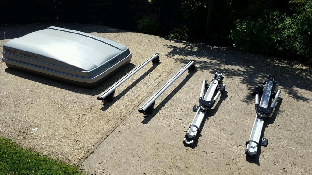 Ford kuga thule aero roof bars/rack and 2 thule tour cycle carriers and