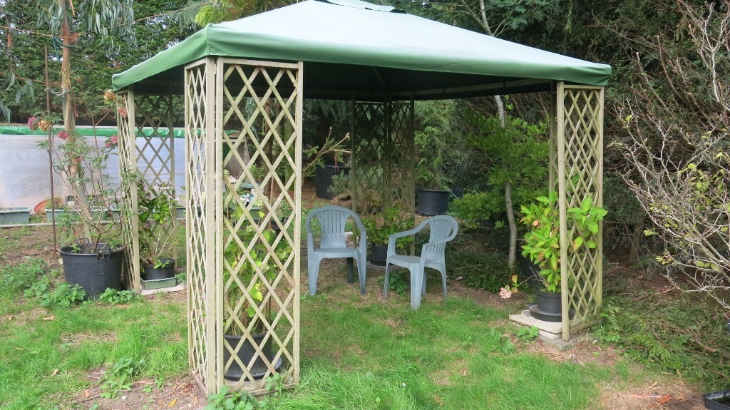 Gazebo with trellis corners and green cover £150 in Norwich, Norfolk