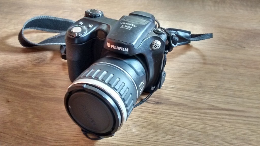 fujifilm finepix s5600 digital camera