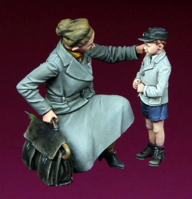  135 Resin Europe a Woman amp a Boy Unassembled Unpainted TR322