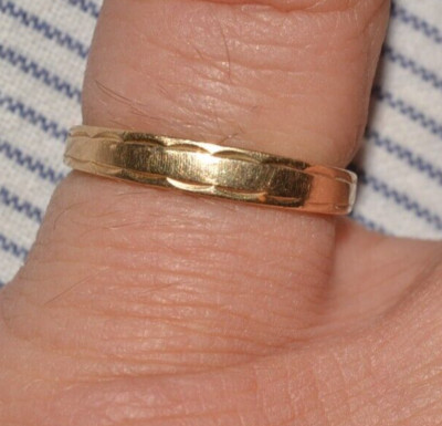 60s VINTAGE 14K SOLID GOLD FANCY SCALLOP PATTERN WEDDING 3mm Wide BAND Sz 6