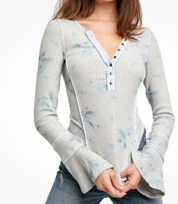 FREE PEOPLE LAYER ME HENLEY TOP OB1238263 FLORAL GREY COMBO SIZE S