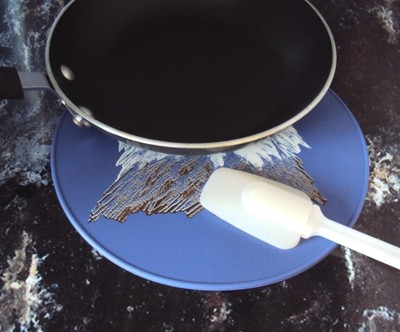 Lavender Bald Eagle Silicone Table Trivet, Table Placemat, Kitchen Hot Pad