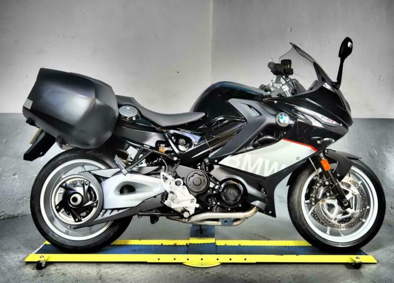 2018 BMW F 800 GT 12k Miles FBMWSH luggage great economical sports