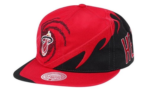 МУЖСКАЯ КЕПКА MITCHELL & NESS NBA SPIRAL DEADSTOCK SNAPBACK HWC HEAT - КРАСНЫЙ