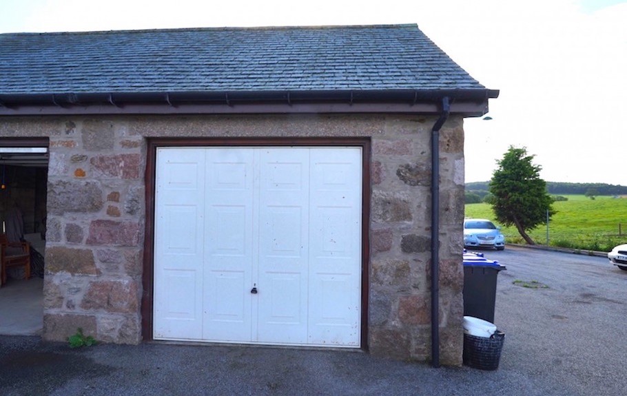 Garage available to rent 1/4 mile from Westhill and 4 miles from