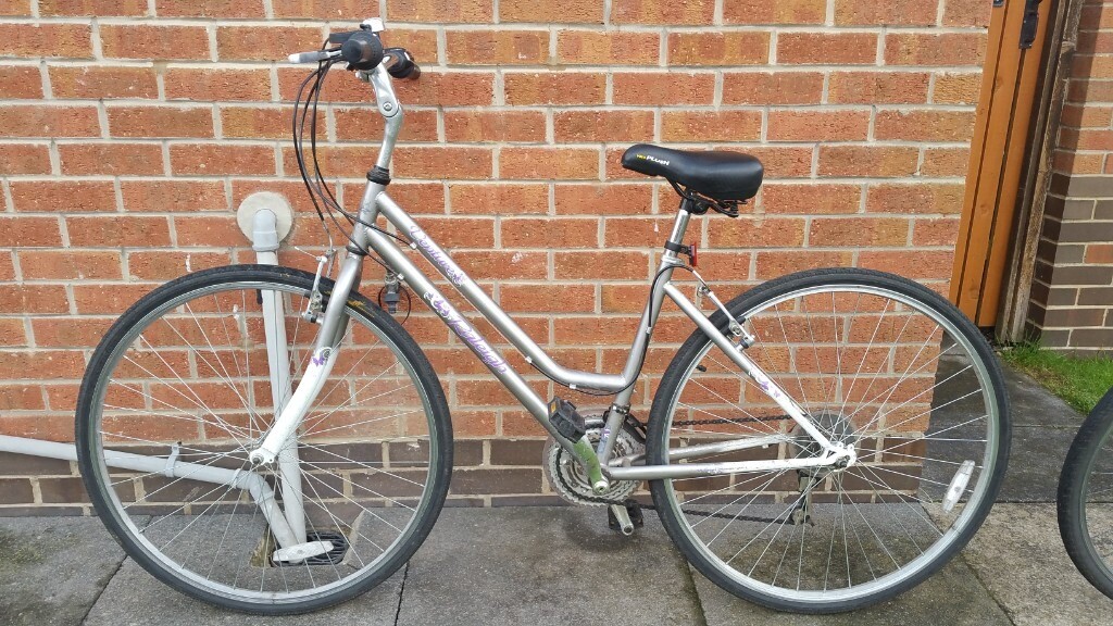 Raleigh Venture Adult Bike Ladies in Melton Mowbray, Leicestershire