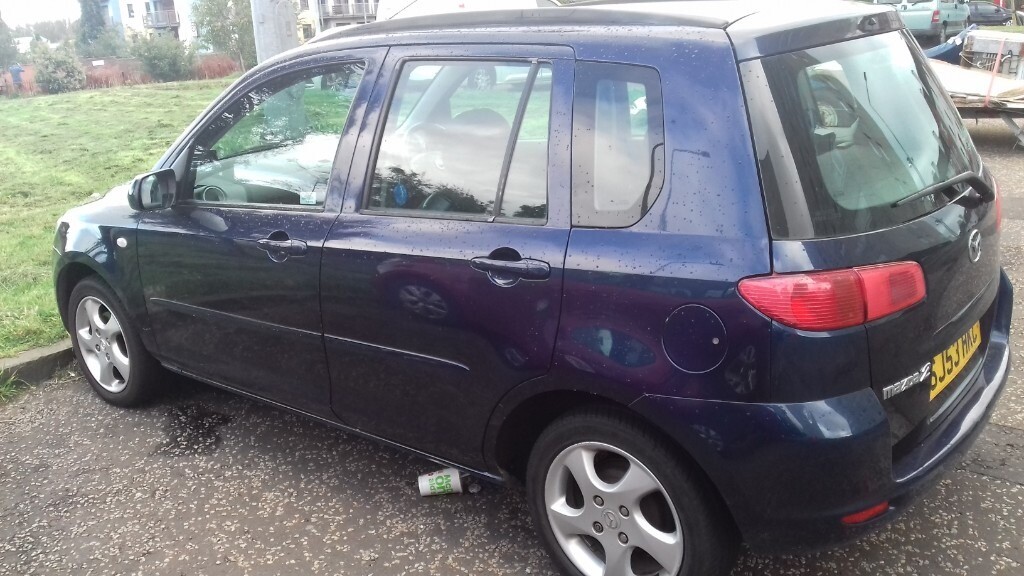 Mazda 2 2004