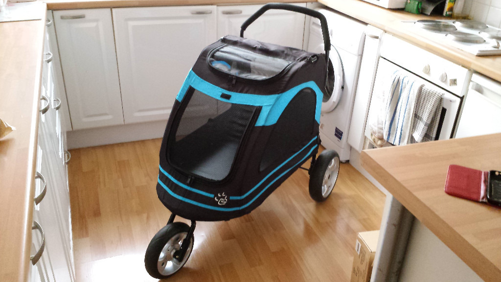 Pet Gear Roadster Pet Stroller. Black/Blue. Dog Travel in Sleaford